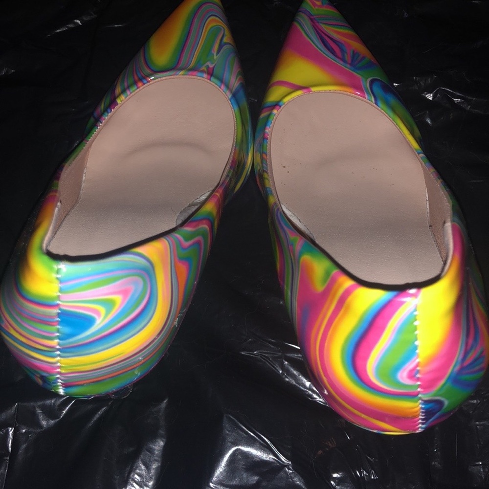 Paint-swirl looking colorful heels - Picture 3 of 4